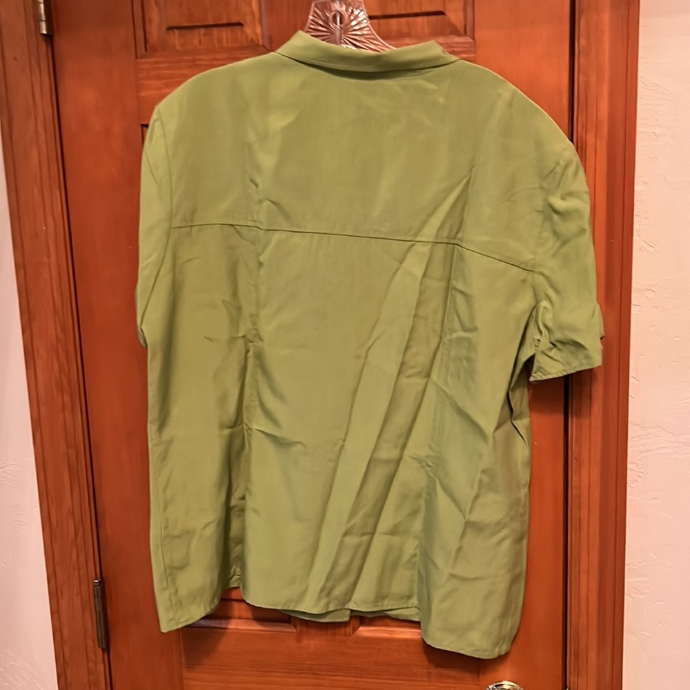 Liz Claiborne Green Blouse - Picture 3 of 3